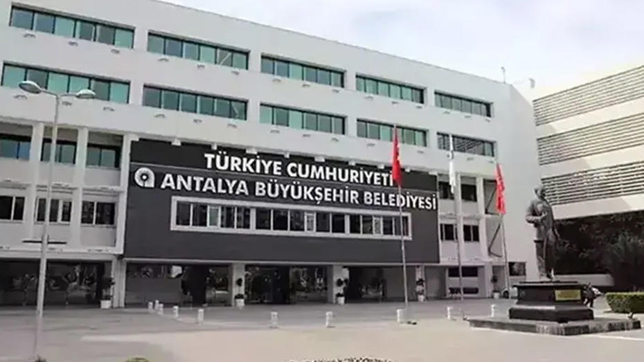 Antalya'daki Yolsuzluk Soruşturmasında İki Yeni Gözaltı Girişimi