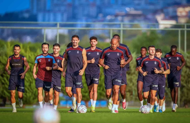 Trabzonspor'un Yeni Yıldızı Franculino Dju Takım İle Birlikte İlk Antrenmanına Katıldı