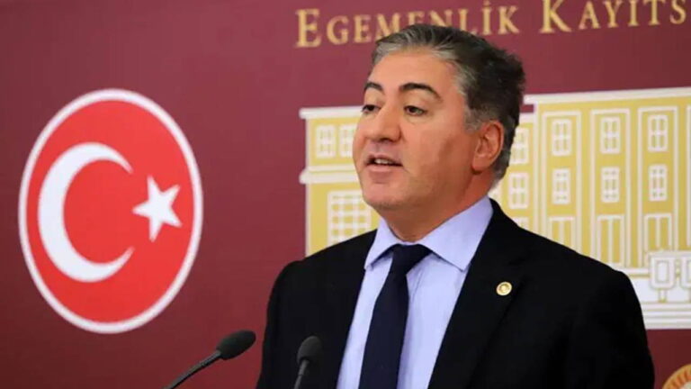 Murat Emir: Cümle, yangına karşı mücadeleyi değil, lüks araçlara değil, otoritenin uçağını tercih etti! – Siyaset haberlerini kırmak