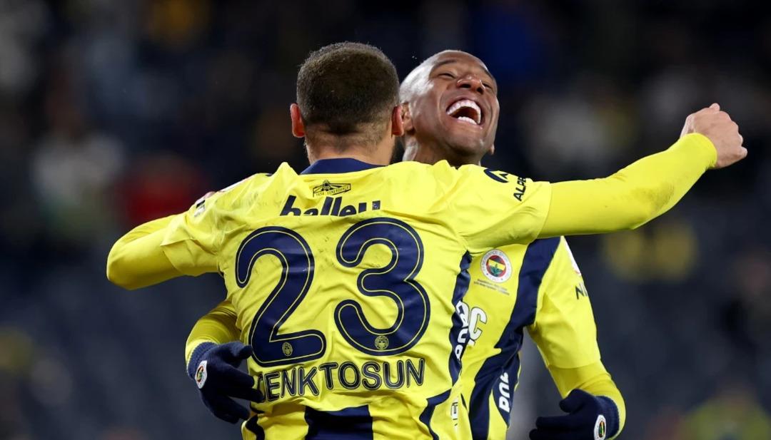 Cenk Tosun'a sert bir darbe daha! Bütün F.Bahçe taraftarları bu haberi bekliyordu